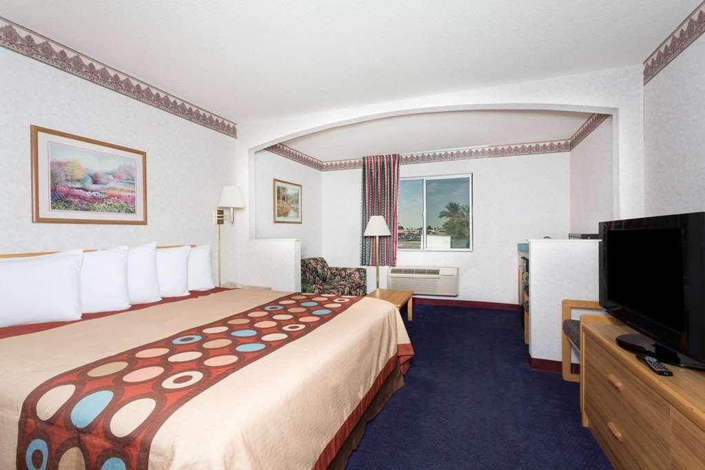 Days Inn By Wyndham Phoenix West Cameră foto